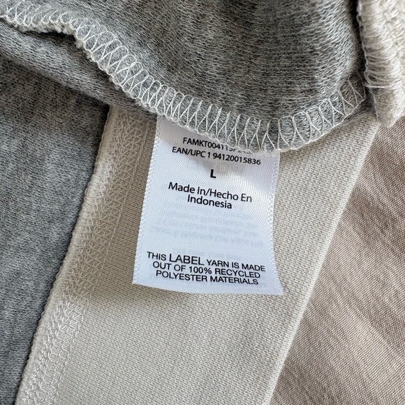 Men’s Light Gray/Cream Lightweight Sweater - Picture 7 of 10